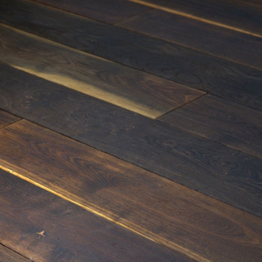 Massiv træplanke røget europæisk eg 20x140 mm pr. kvadratmeter.