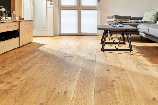 Estate plank domestic oak solid wood plank 19mm in rustic per square metre.
