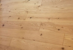 Estate plank domestic red oak solid wood plank 19mm striking per square metre.