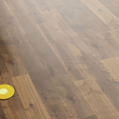 Massiv træplanke røget europæisk eg 20x180mm pr. kvadratmeter.